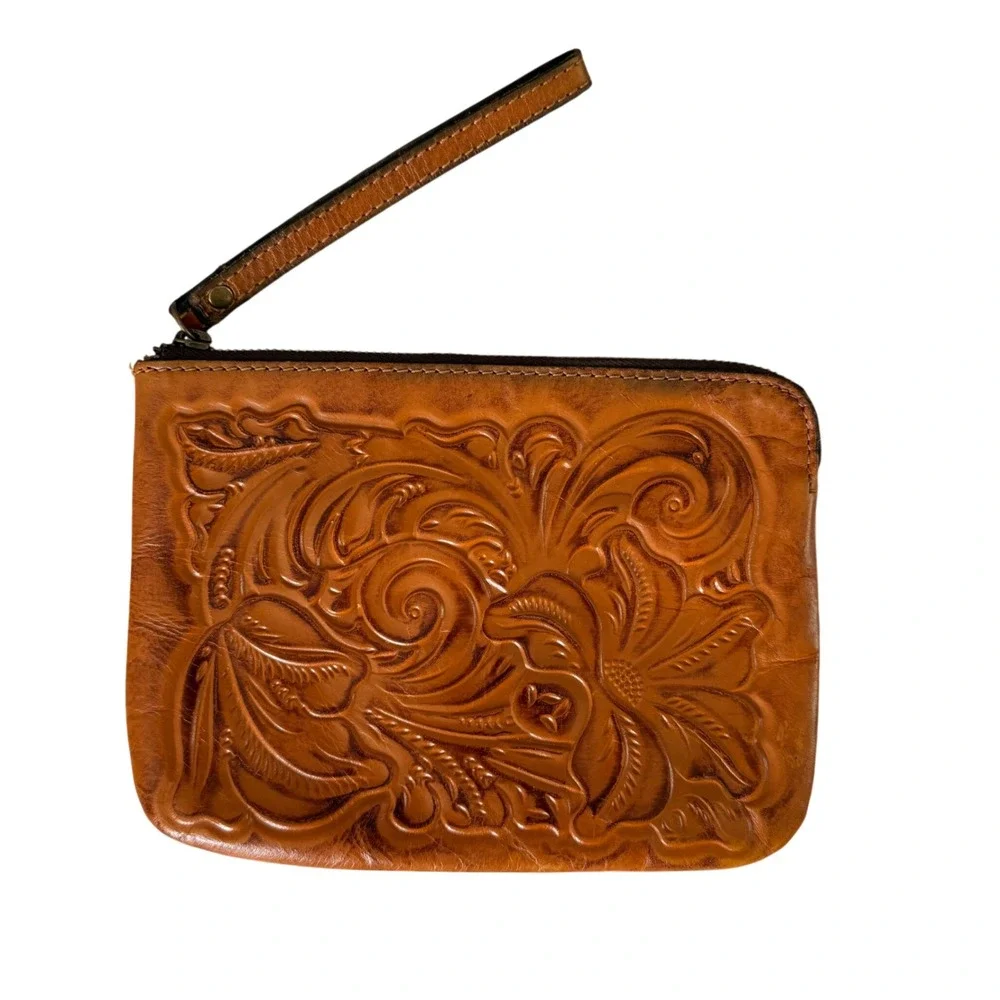 Patricia Nash Cassini Tan Leather Tooled Floral Embossed Wristlet Clutch Bag